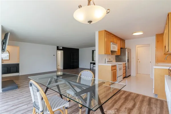 $2,795 | 13543 Moorpark Street, Unit 7, Sherman Oaks, CA 91423