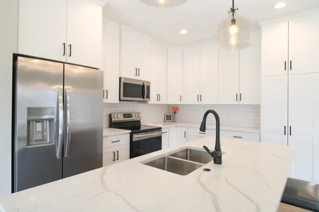 $459,900 | 858 Bucknell Lane Southeast, Stewartville, MN 55976