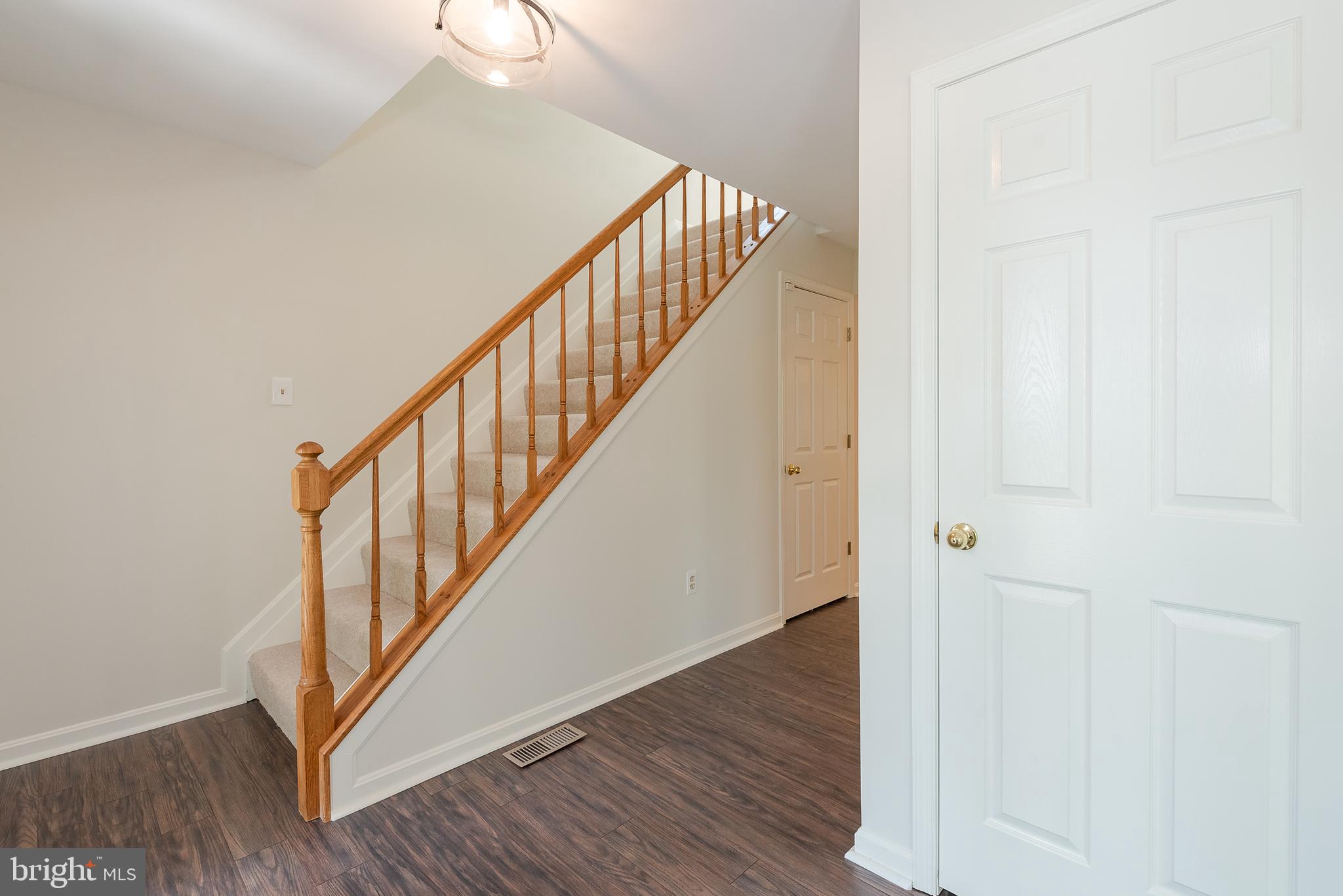 6725 Hunter Road Elkridge, MD 21075 - Photo 7 of 37 Foyer
