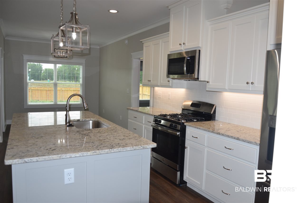 25264 Spindle Lane Daphne, AL 36526 - Photo 5 of 18 Kitchen area