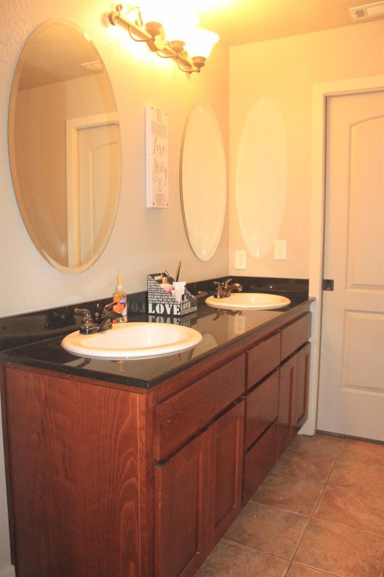 2210 East Barnett Road, Unit 3 Medford, OR 97504 - Photo 14 of 32 Additional Photo
