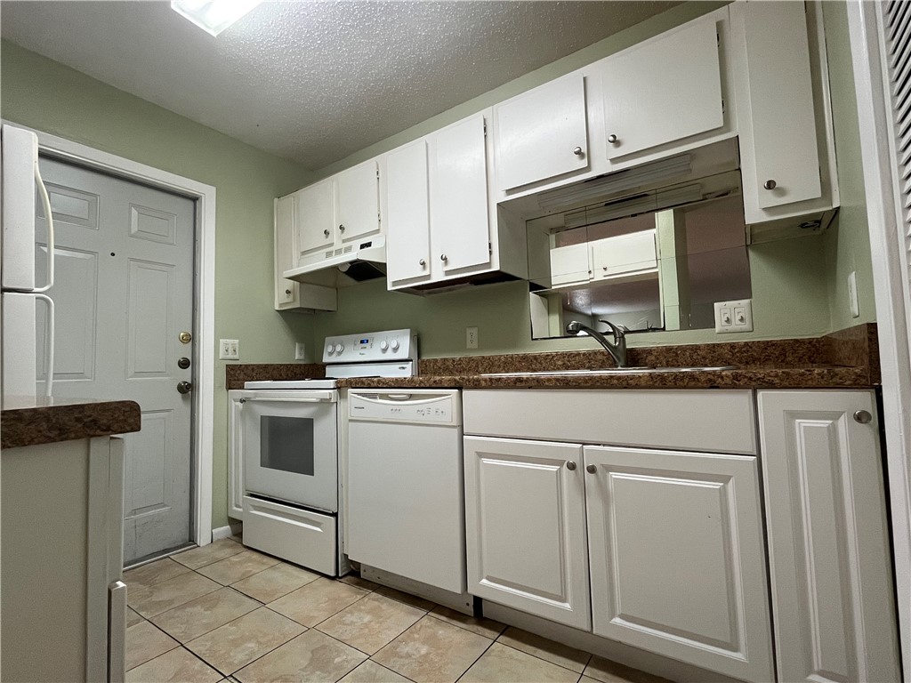 1408 Moore Avenue, Unit B Portland, TX 78374 - Photo 22 of 27