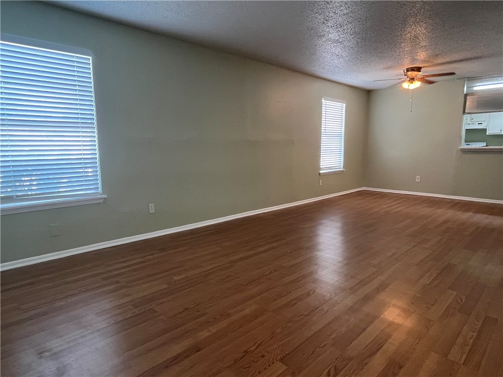 1408 Moore Avenue, Unit B Portland, TX 78374 - Photo 5 of 27