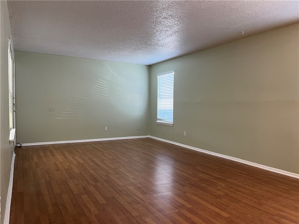 1408 Moore Avenue, Unit B Portland, TX 78374 - Photo 6 of 27