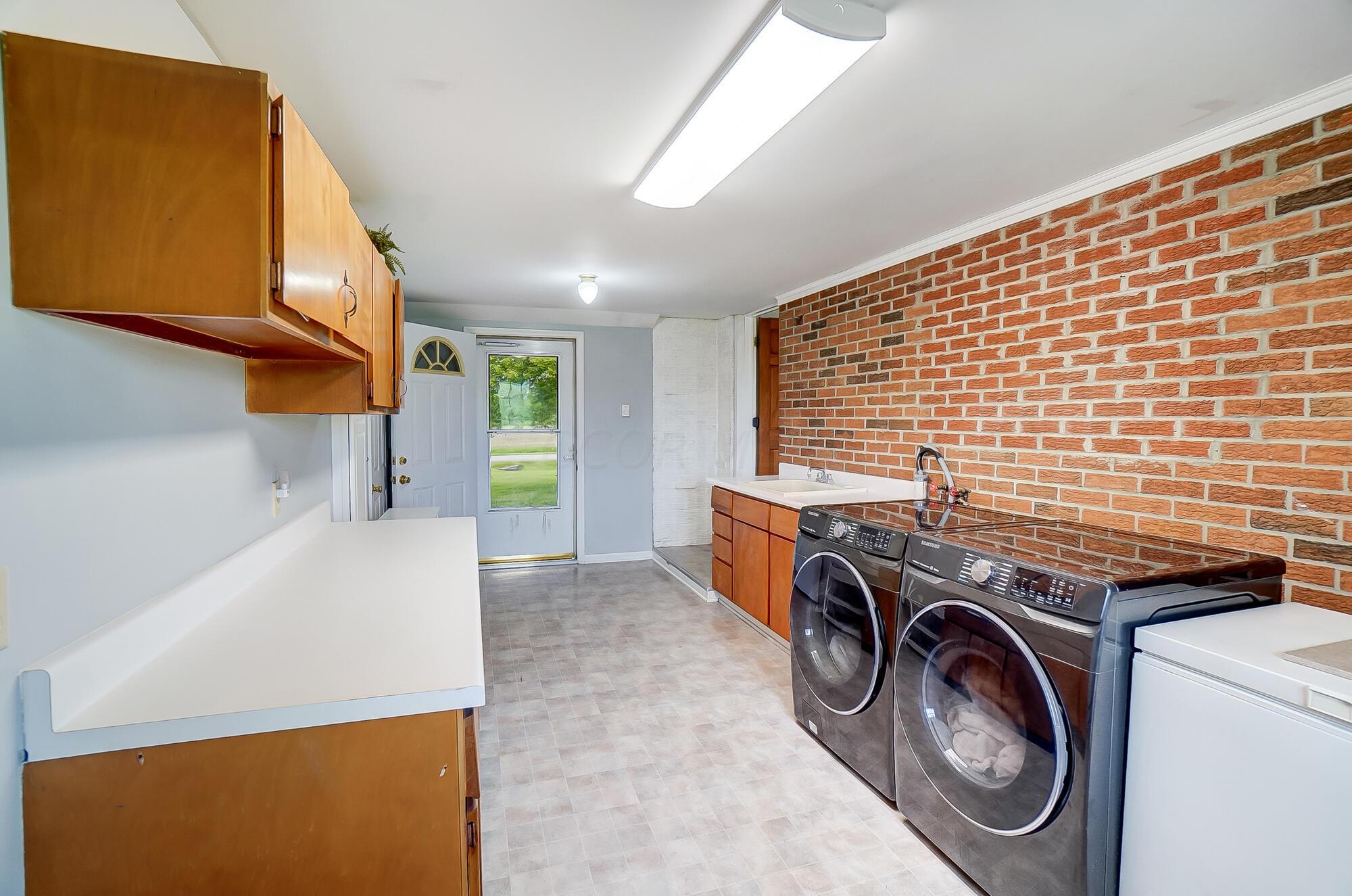 8782 Currier Road Plain City, OH 43064 - Photo 20 of 28 Laundry Room