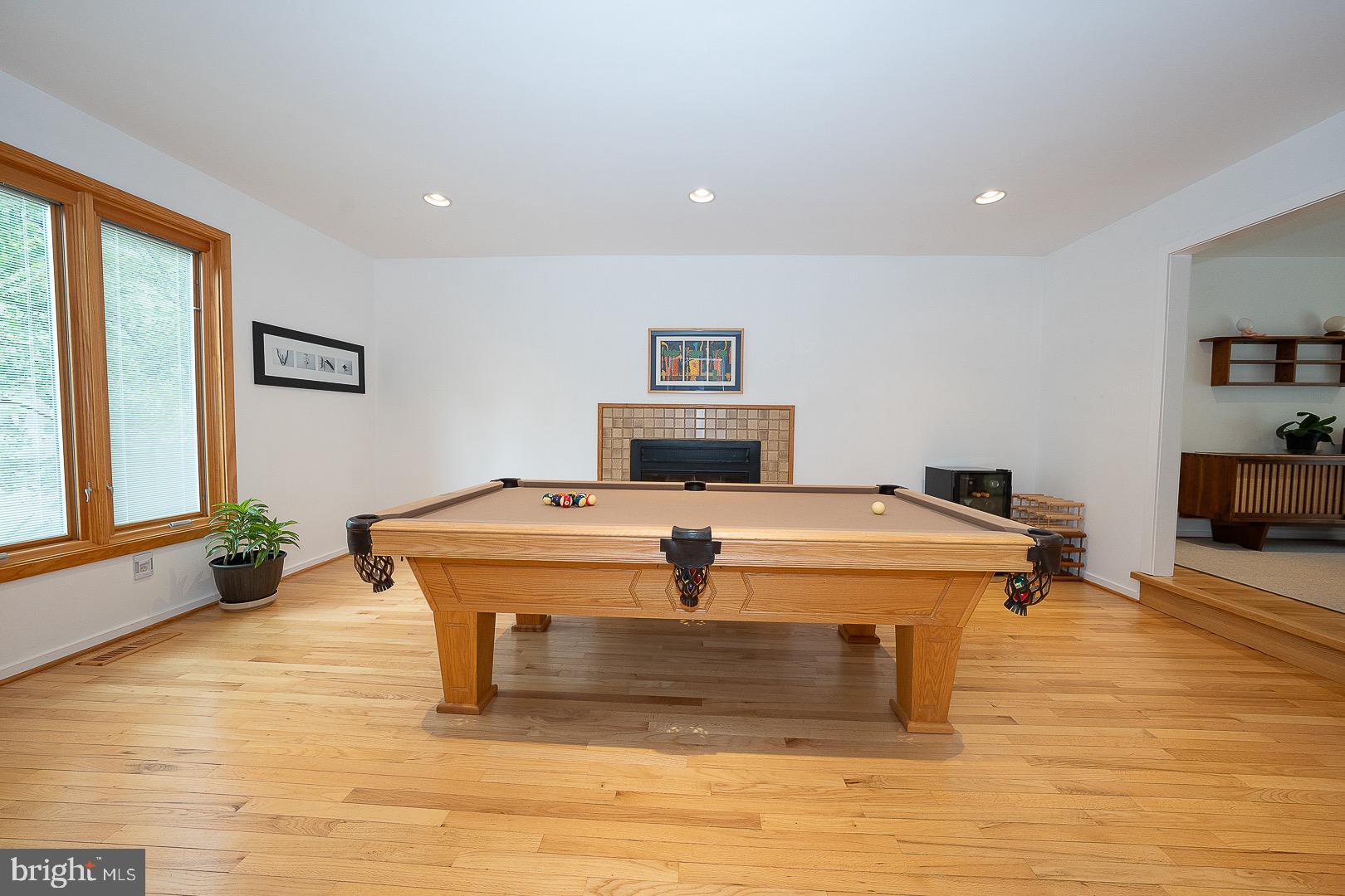 820 Weadley Road Radnor, PA 19087 - Photo 18 of 39 Living Room with hardwood floors