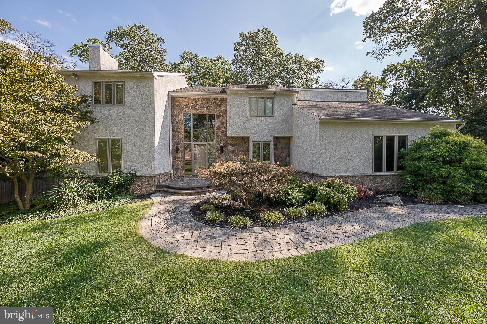 820 Weadley Road Radnor, PA 19087 - Photo 2 of 39 Located in the award winning T/E School District