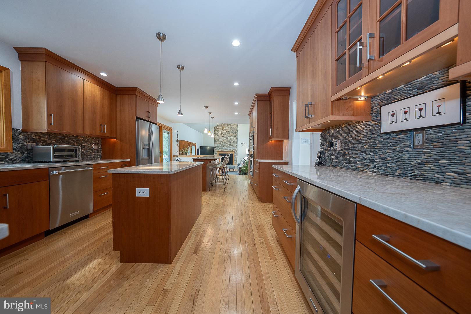 820 Weadley Road Radnor, PA 19087 - Photo 6 of 39 Spacious Kitchen with two islands