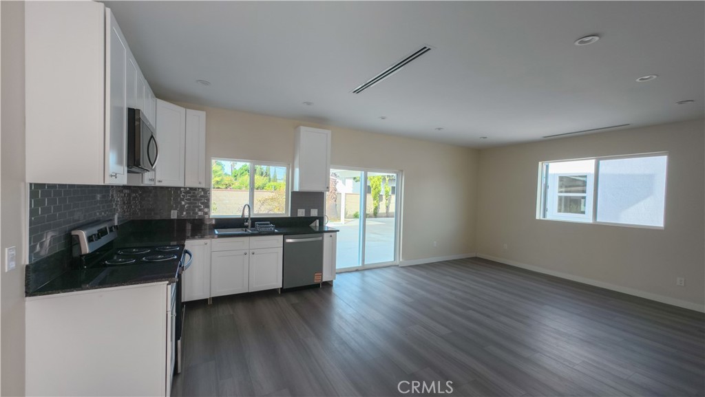 8435 Rincon Avenue Sun Valley, CA 91352 - Photo 18 of 70