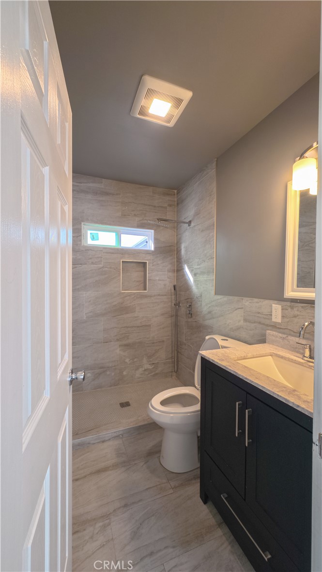 8435 Rincon Avenue Sun Valley, CA 91352 - Photo 7 of 70