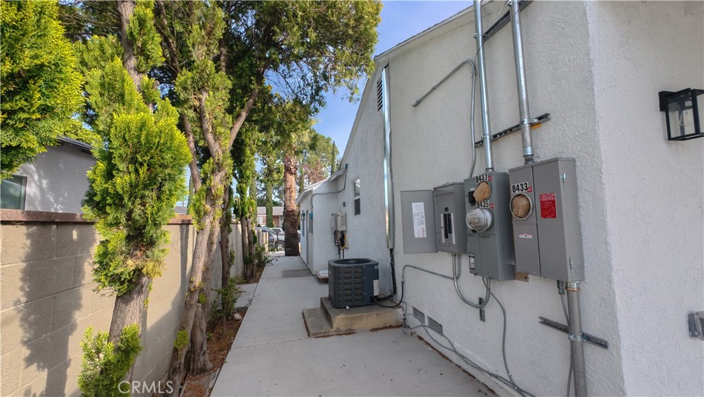 8435 Rincon Avenue Sun Valley, CA 91352 - Photo 10 of 70