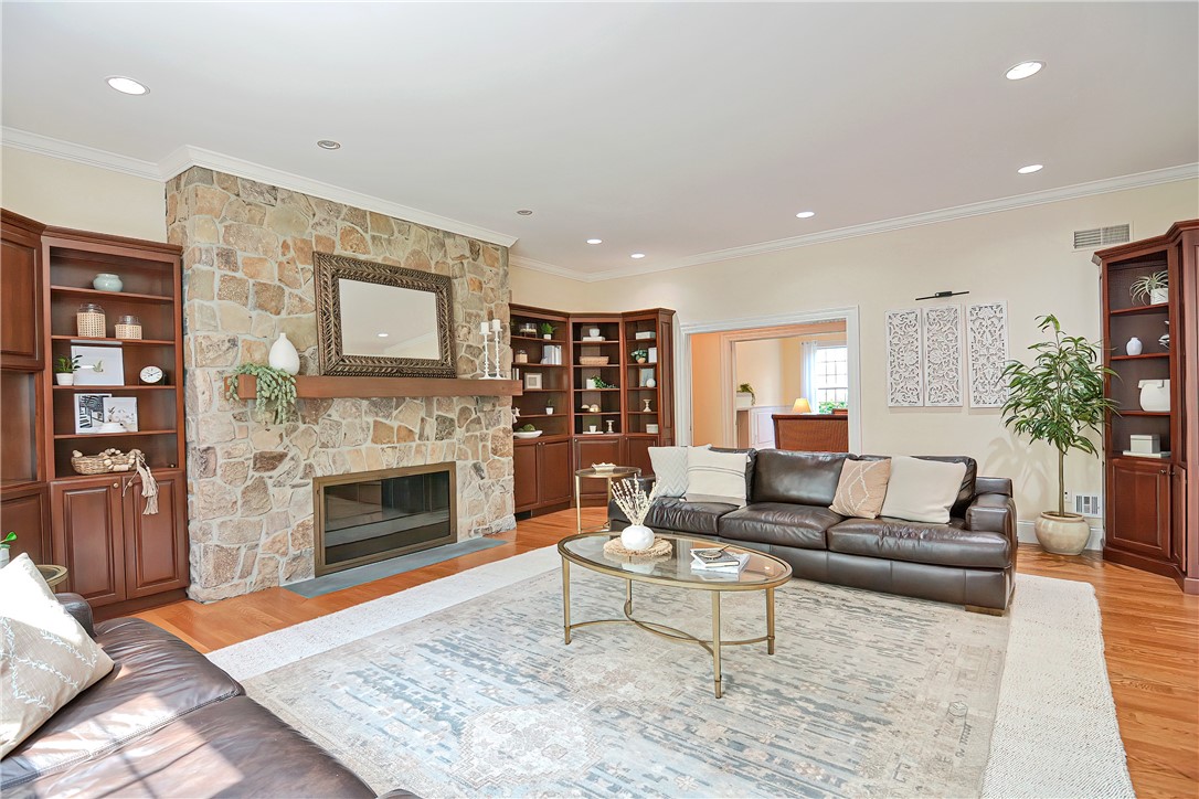 581 Pippin Orchard Road Cranston, RI 02921 - Photo 13 of 50