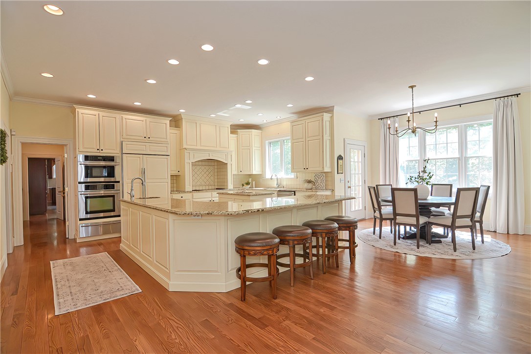 581 Pippin Orchard Road Cranston, RI 02921 - Photo 6 of 50