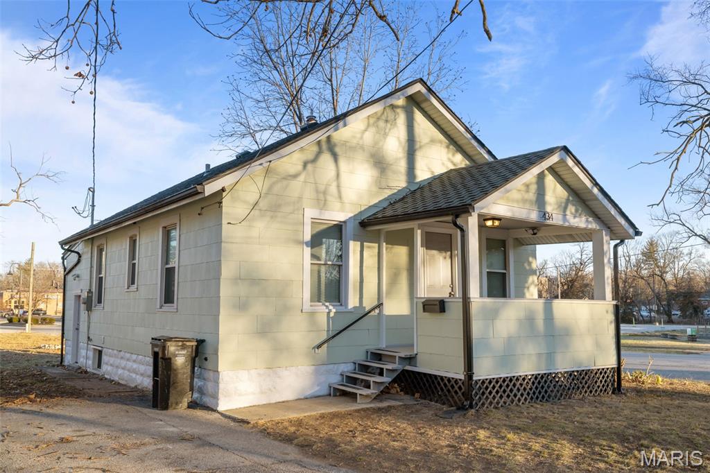 434 Harrison Avenue Ferguson, MO 63135 - Photo 2 of 35