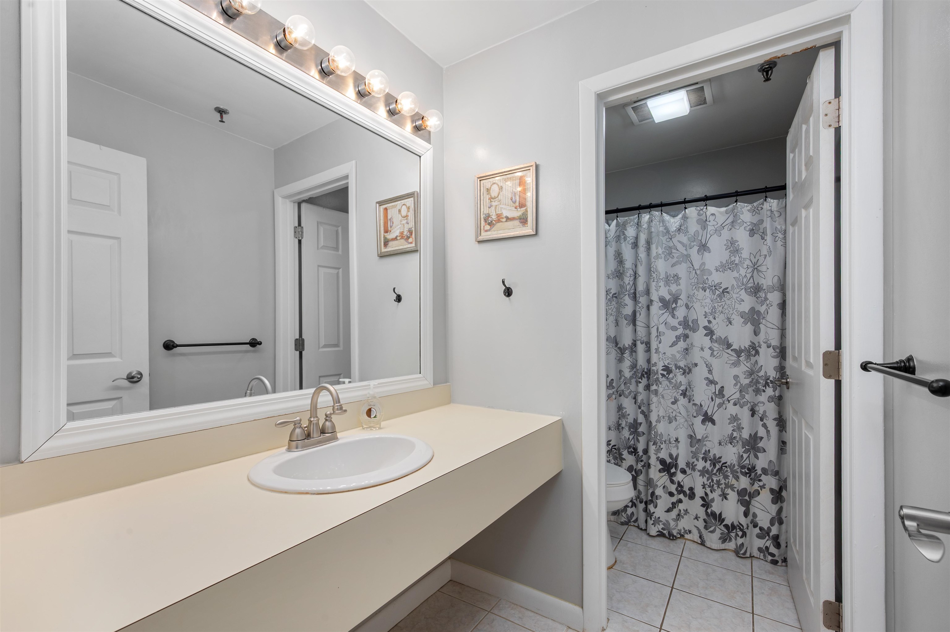 131 Lake Street, Unit 230 Gilford, NH 03246 - Photo 15 of 38