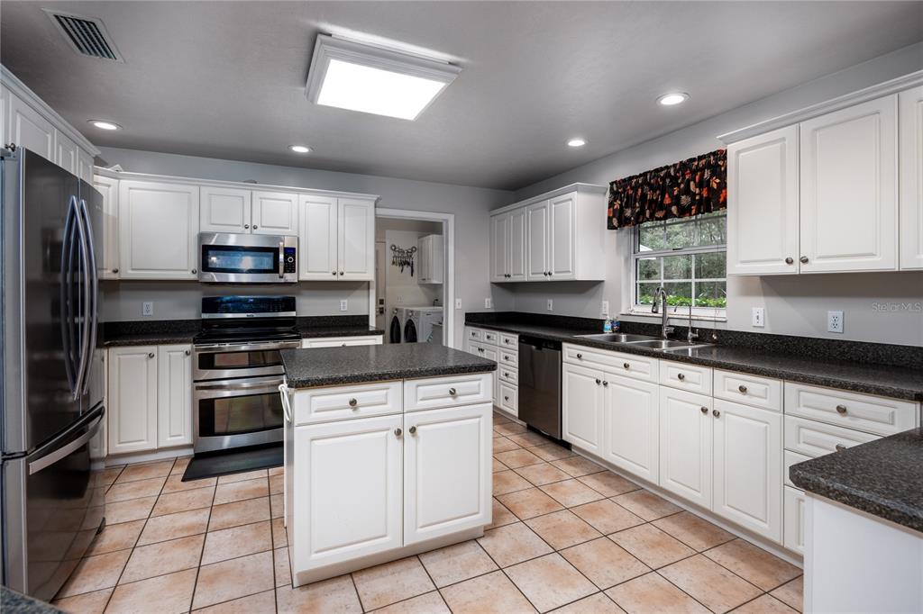 19191 Northwest 212th Street High Springs, FL 32643 - Photo 15 of 37