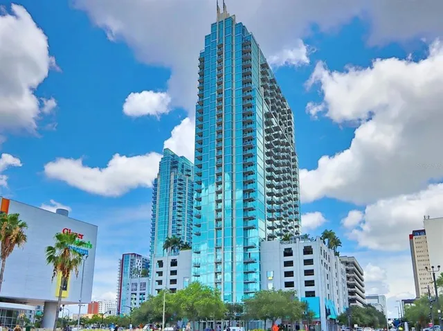 a view of a multi story building