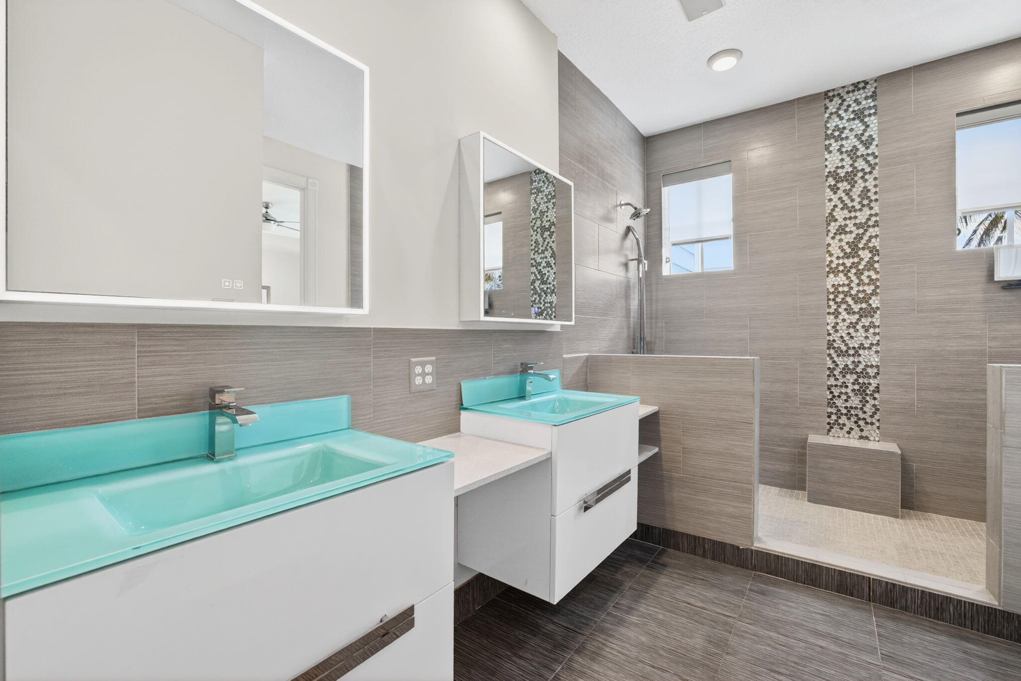 2860 Marina Circle Lighthouse Point, FL 33064 - Photo 19 of 37 Primary Bath