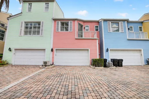 $975,000 | 2860 Marina Circle, Lighthouse Point, FL 33064