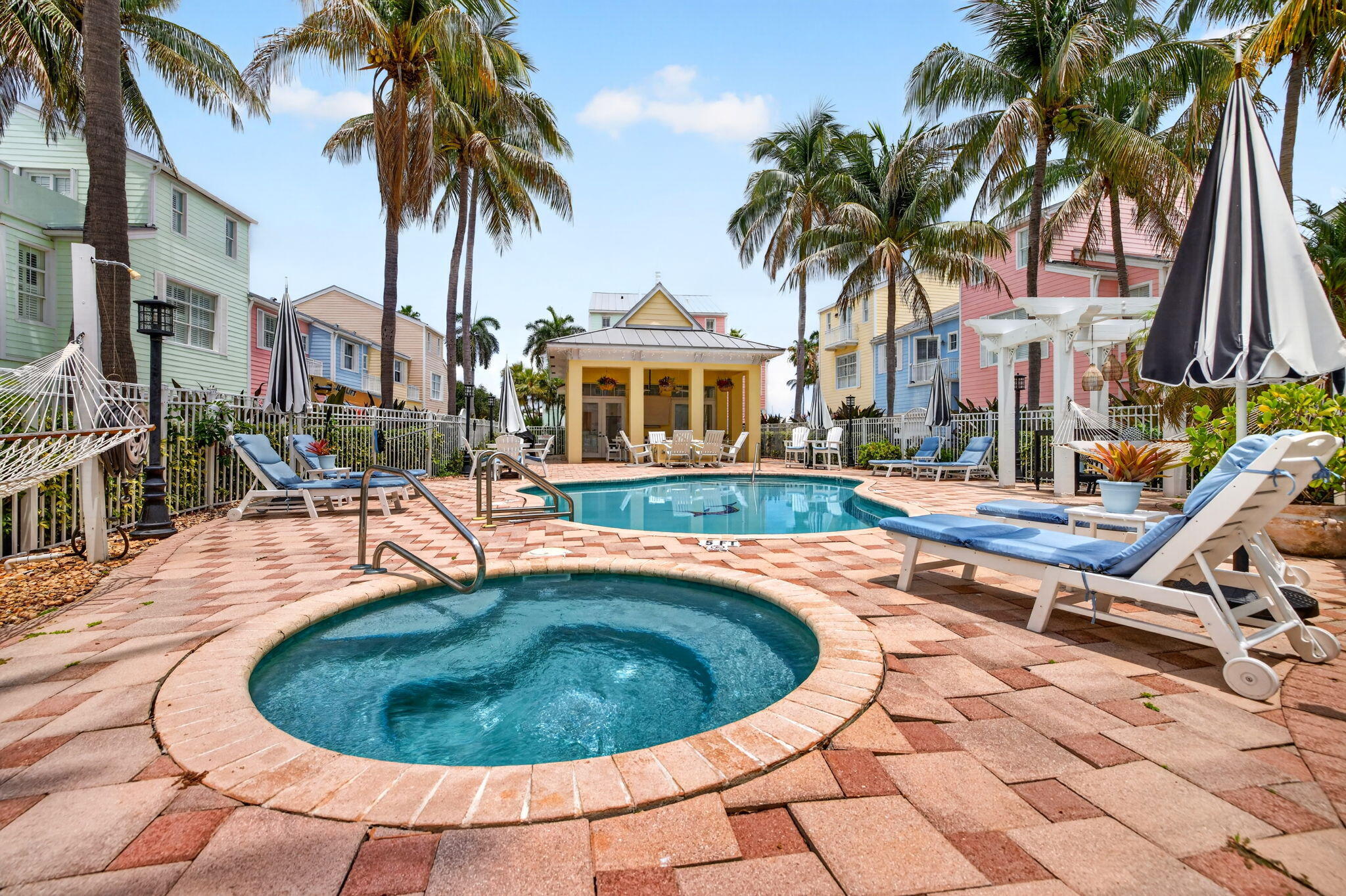 2860 Marina Circle Lighthouse Point, FL 33064 - Photo 31 of 37 Spa