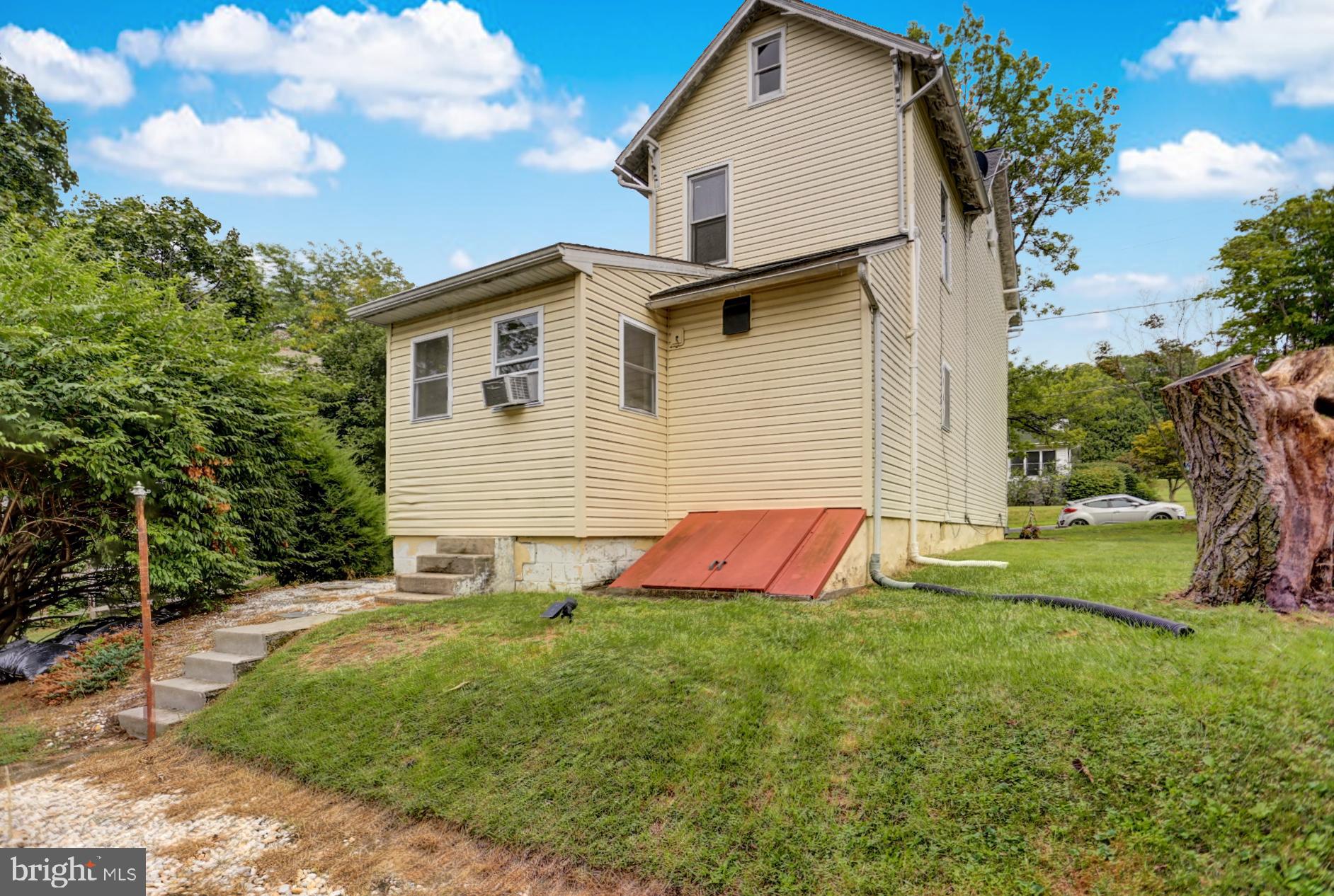 214 South Miller Street Reading, PA 19607 - Photo 33 of 34 More of this wonderful yard