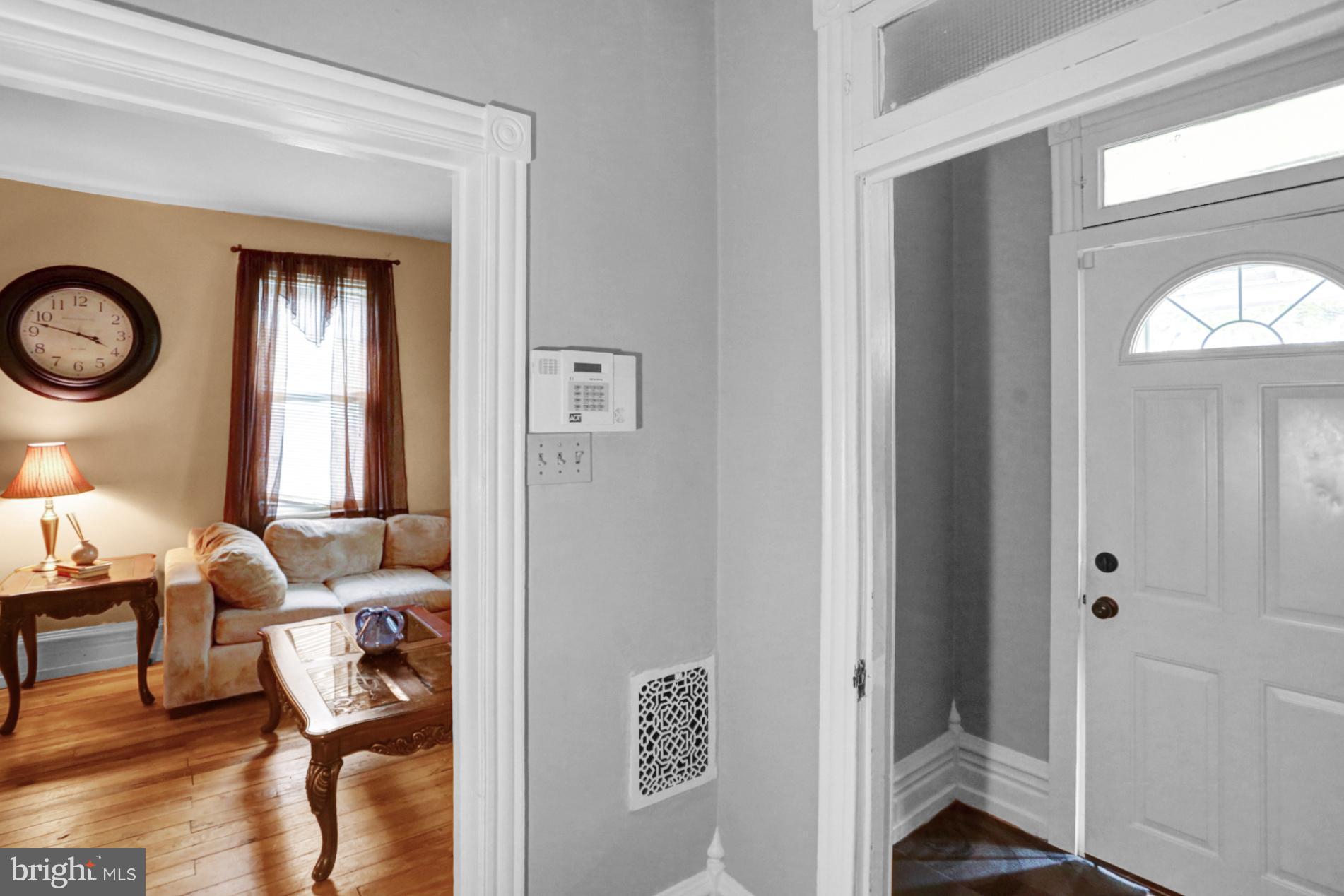 214 South Miller Street Reading, PA 19607 - Photo 5 of 34 Beautiful moldings