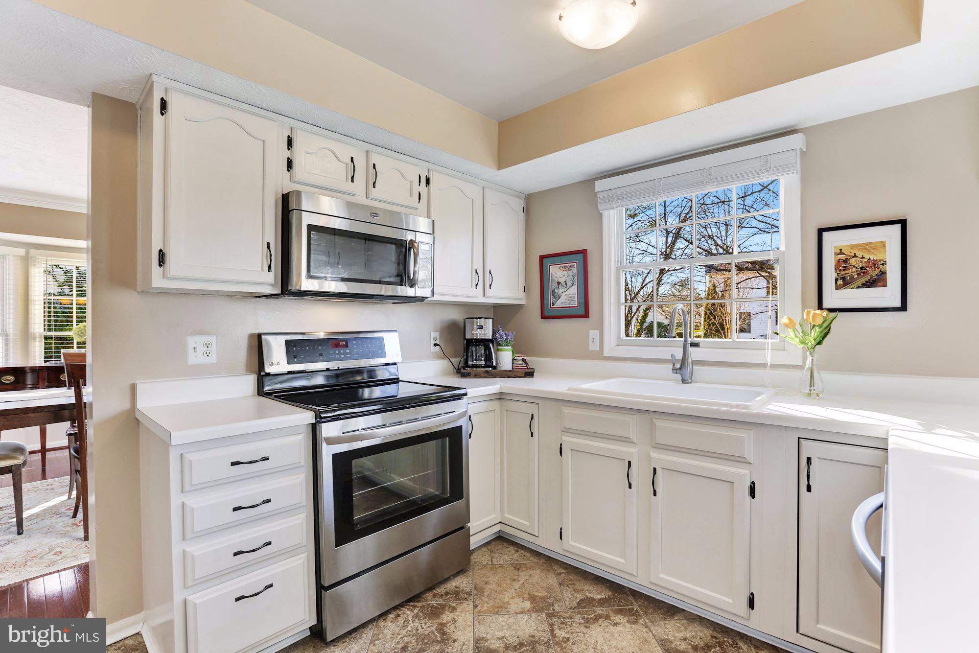 2304 Cavesson Court Reston, VA 20191 - Photo 8 of 45 Stainless steel appliances