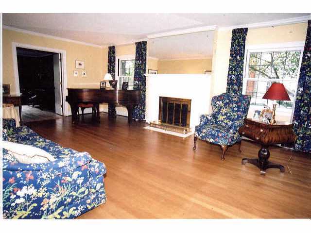 2546 Berwyn Road Columbus, OH 43221 - Photo 4 of 8