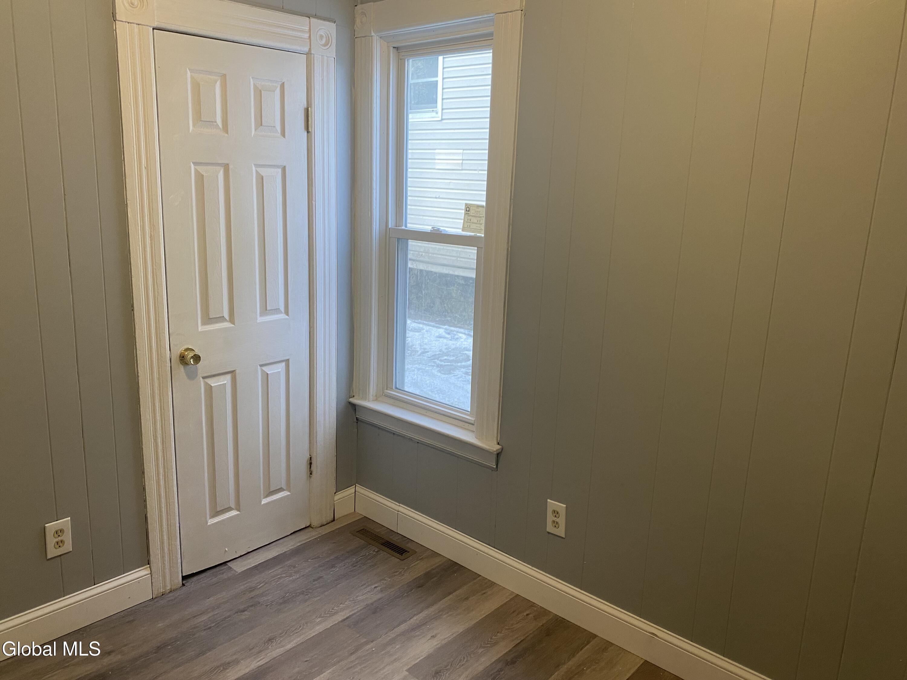 609 Bluff Avenue Schenectady, NY 12303 - Photo 12 of 37 IMG_7892
