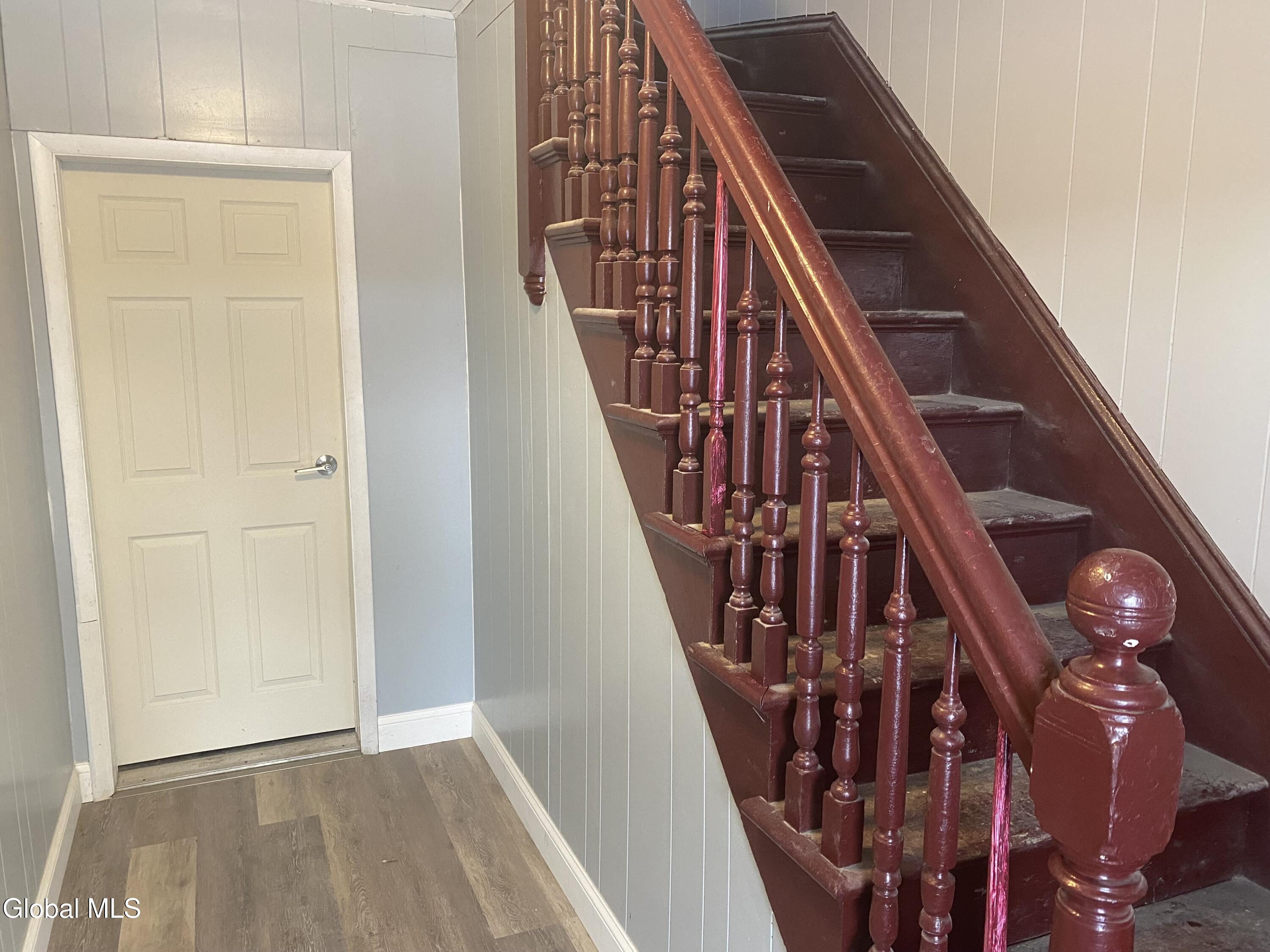 609 Bluff Avenue Schenectady, NY 12303 - Photo 3 of 37 IMG_7884