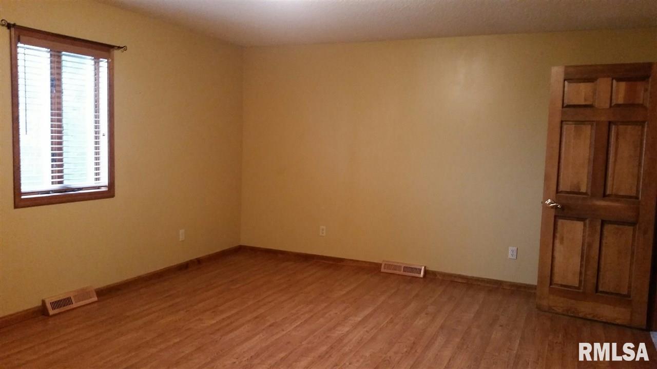 18200 North 1300th Road Macomb, IL 61455 - Photo 15 of 18