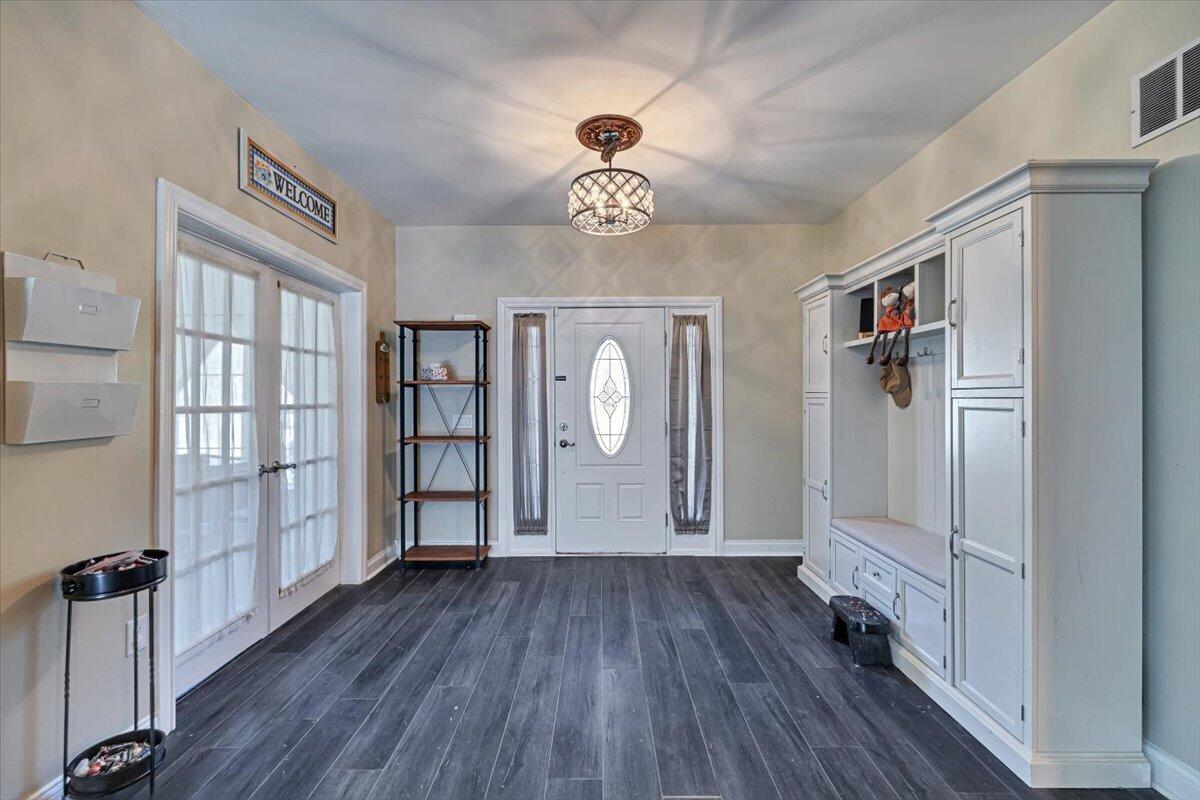 525 Big Oak Road Canadensis, PA 18325 - Photo 3 of 37 18-Photo-18