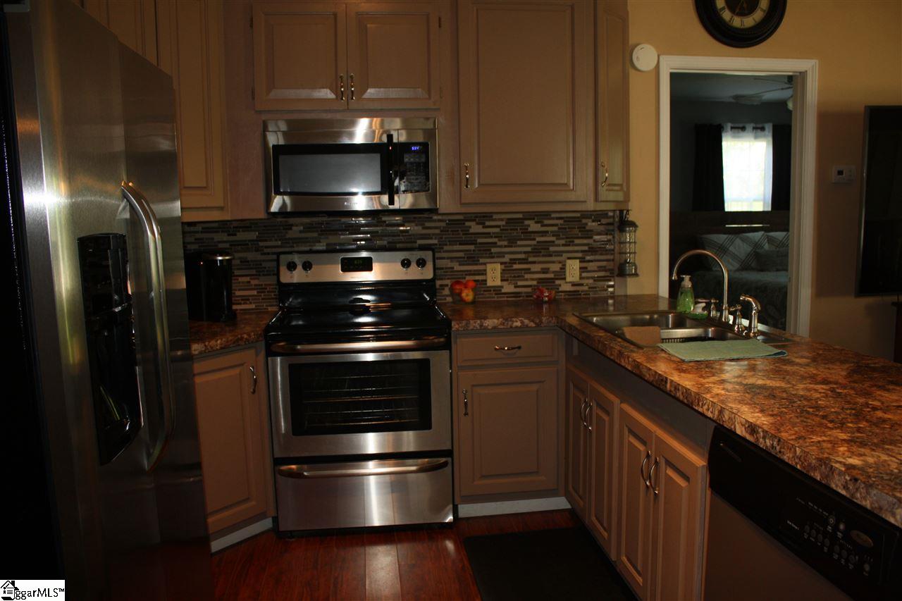 385 Raines Road Easley, SC 29640 - Photo 6 of 33