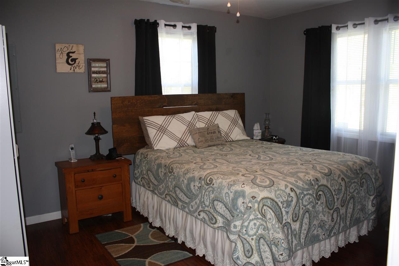 385 Raines Road Easley, SC 29640 - Photo 7 of 33
