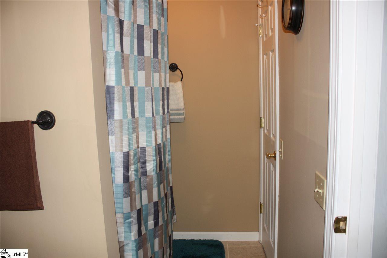385 Raines Road Easley, SC 29640 - Photo 8 of 33