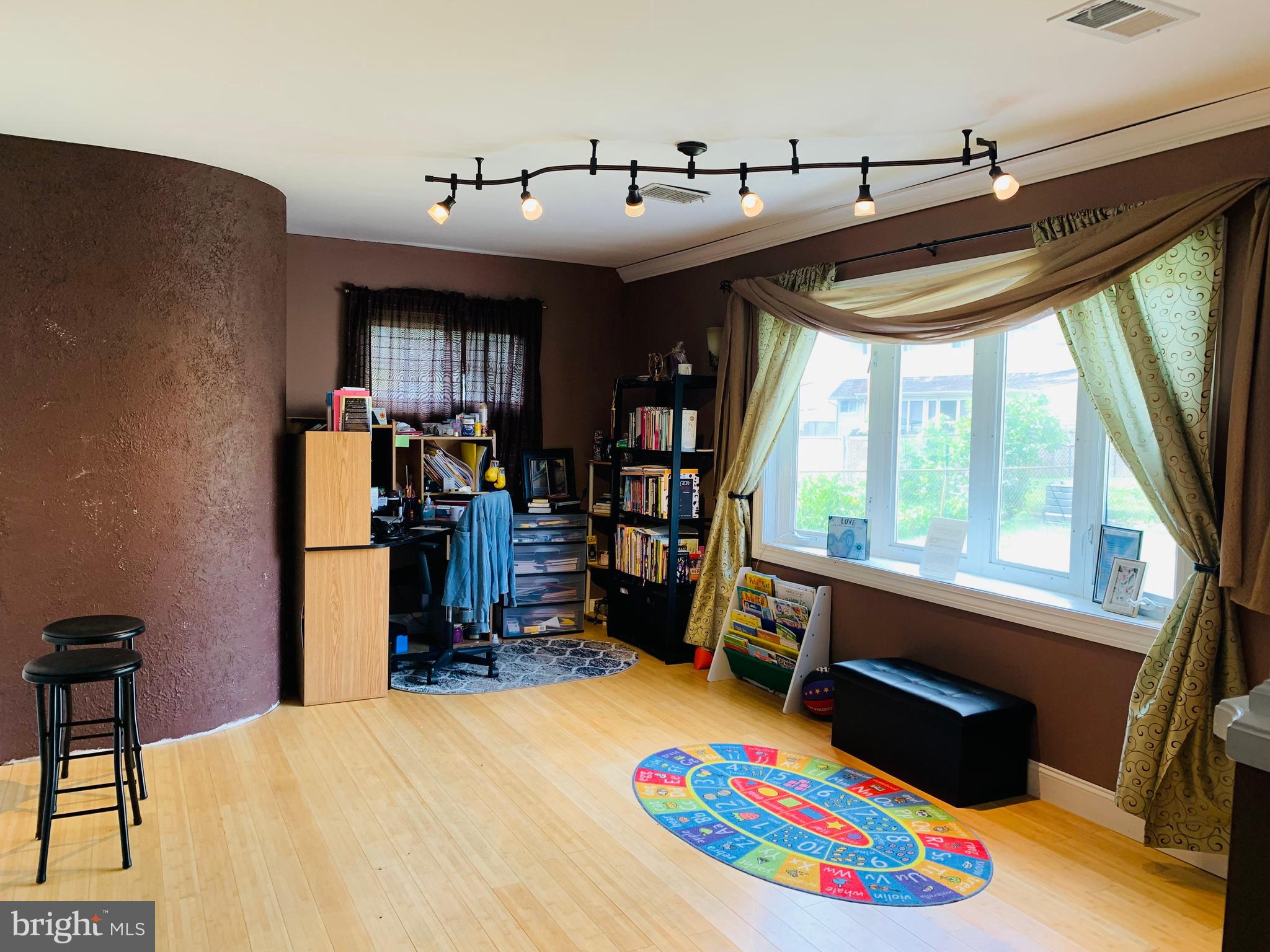 20 Quill Road Levittown, PA 19057 - Photo 4 of 14 Gallery Image 4