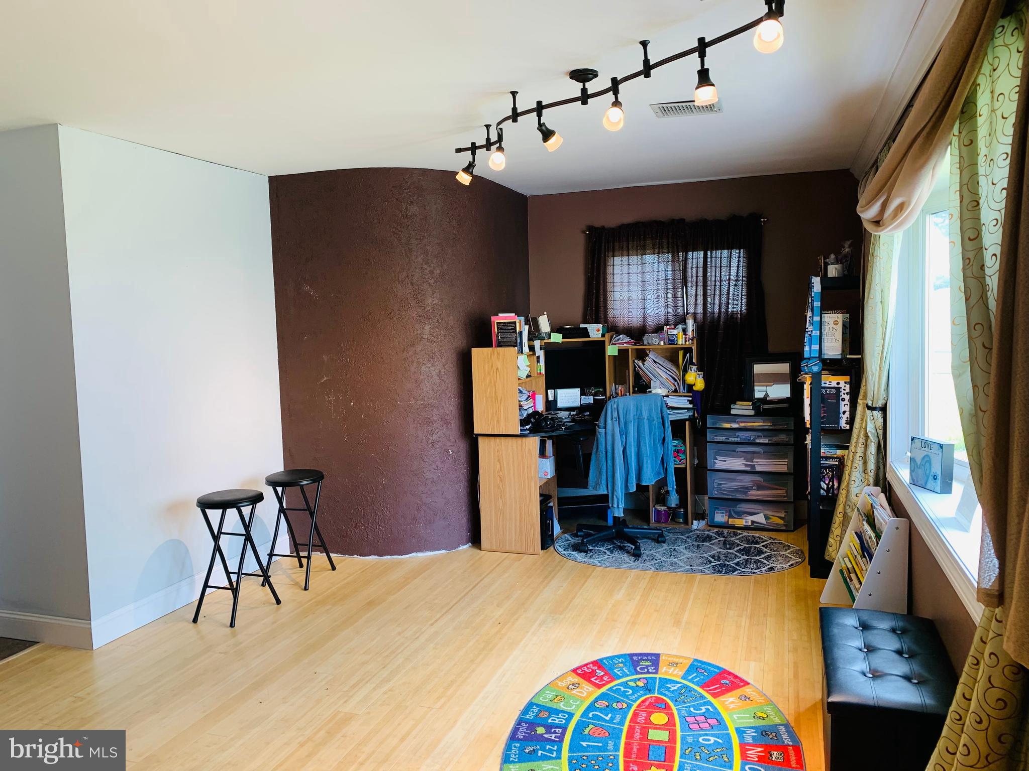 20 Quill Road Levittown, PA 19057 - Photo 5 of 14 Gallery Image 5