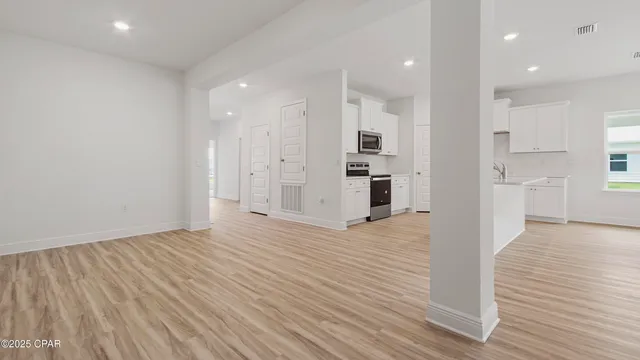 $469,400 | 405 Wolcott Way, Panama City Beach, FL 32413