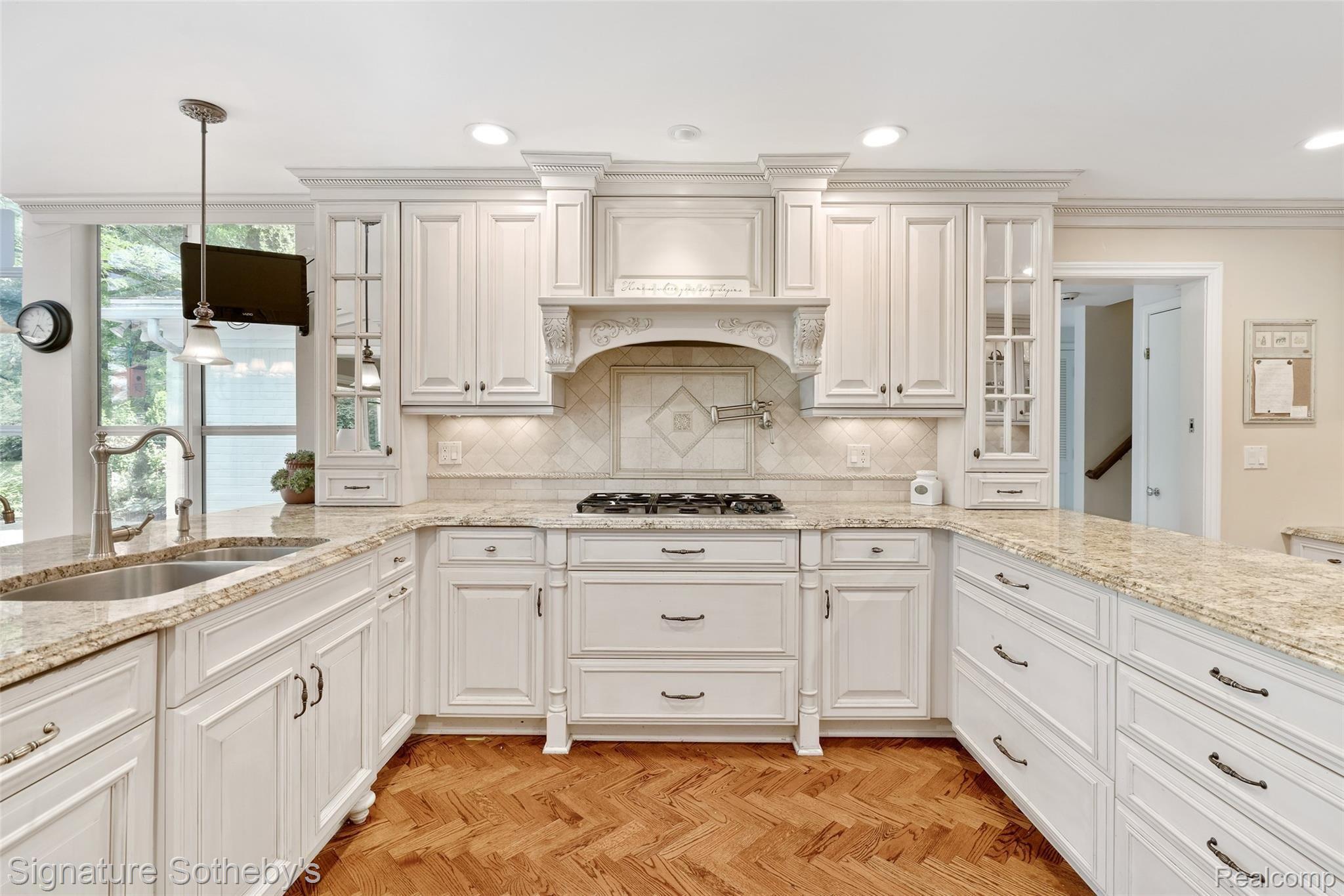 1176 Covington Road Bloomfield Hills, MI 48301 - Photo 17 of 65 1176-Covington-Rd-20.jpg