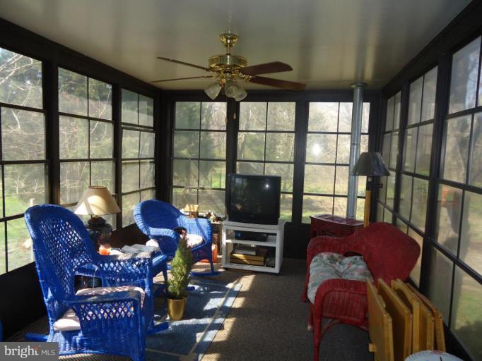 302 Ackerman Road Stevensville, MD 21666 - Photo 19 of 30 Solarium