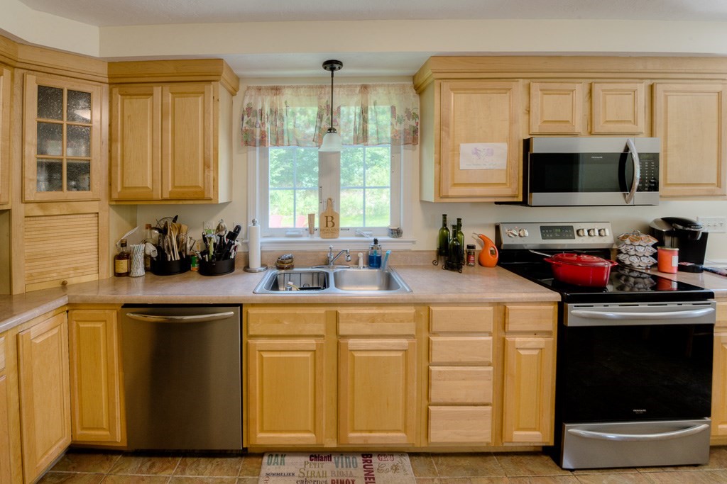 177 Prince Road Southbridge, MA 01550 - Photo 4 of 40