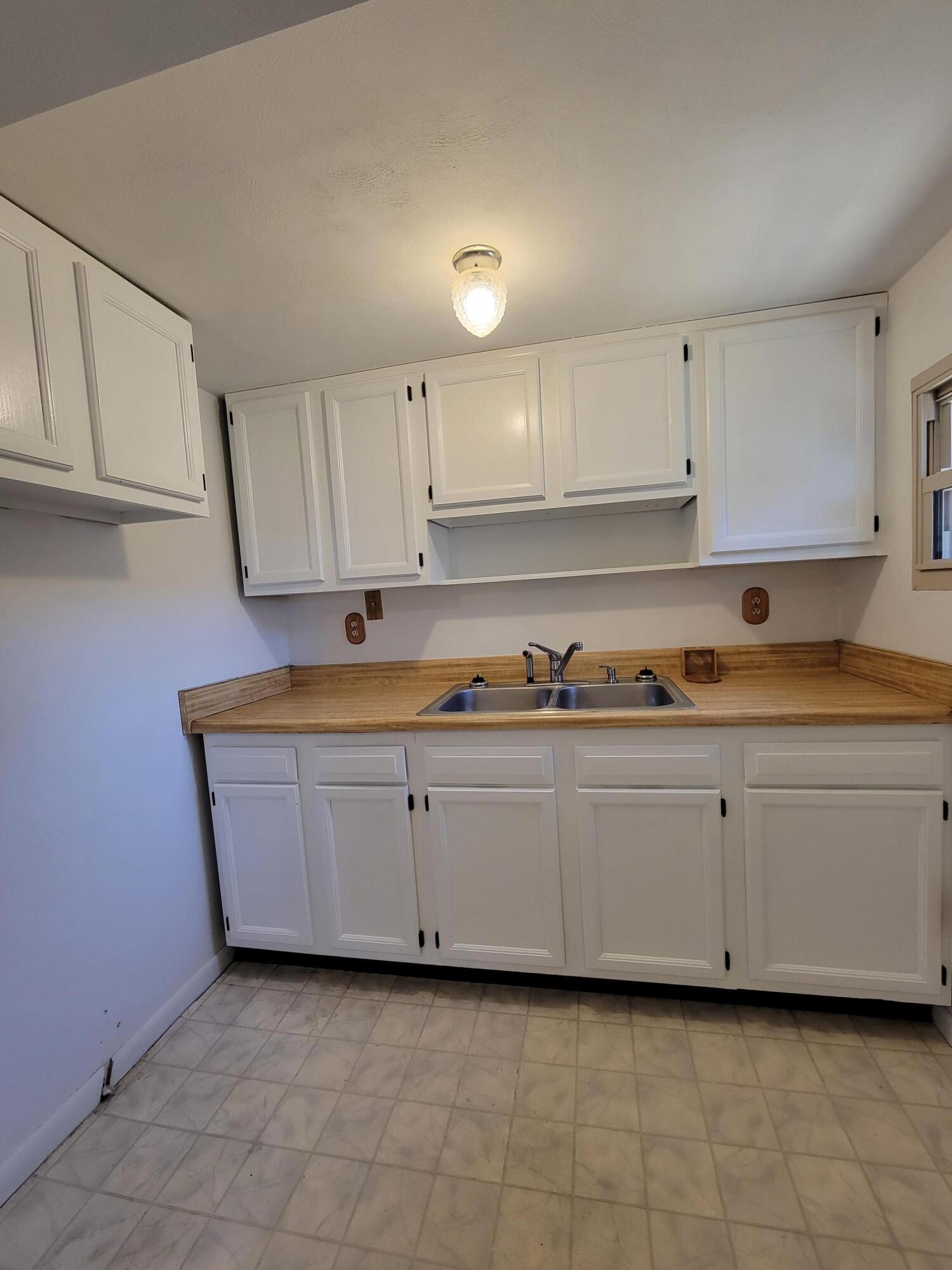 2737 Bandy Road Southeast Roanoke, VA 24014 - Photo 11 of 16 20220304_143009