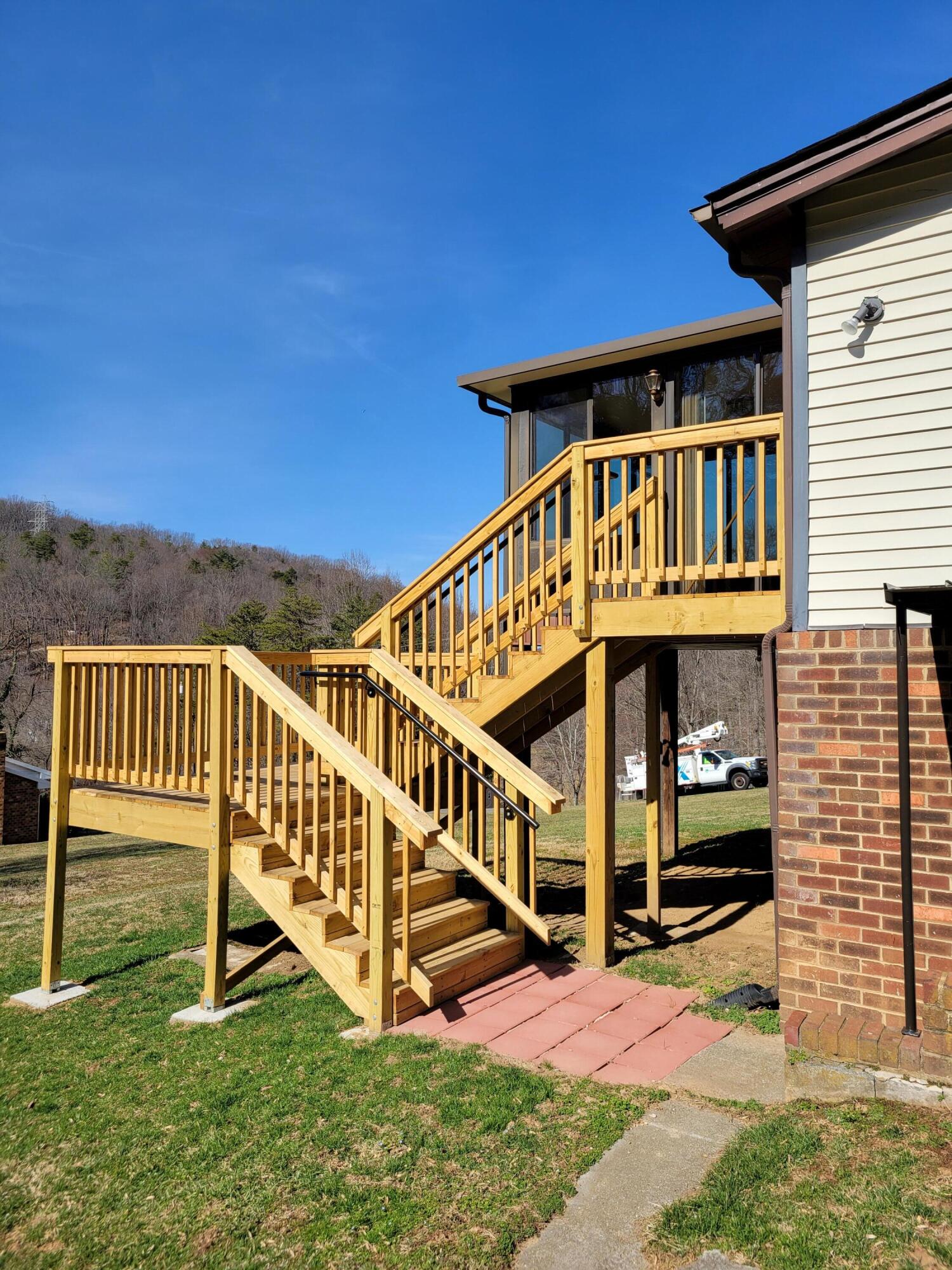 2737 Bandy Road Southeast Roanoke, VA 24014 - Photo 3 of 16 20220304_142609