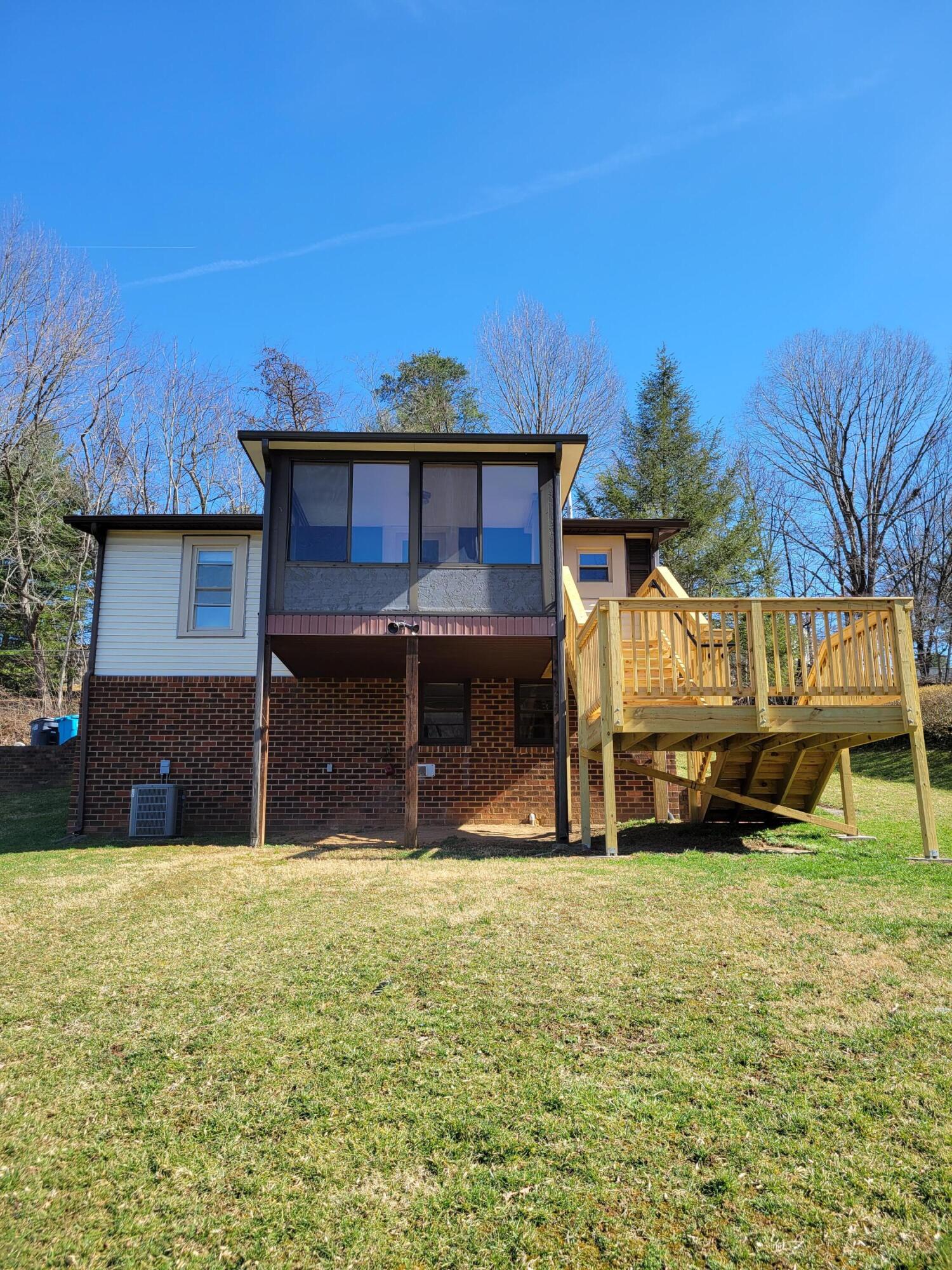 2737 Bandy Road Southeast Roanoke, VA 24014 - Photo 4 of 16 20220304_142631