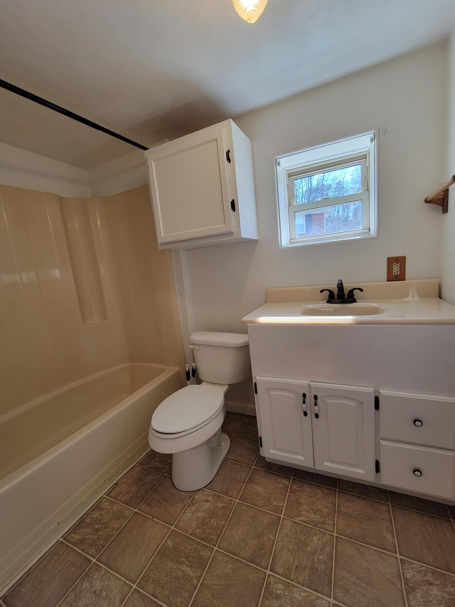 2737 Bandy Road Southeast Roanoke, VA 24014 - Photo 9 of 16 20220304_142850