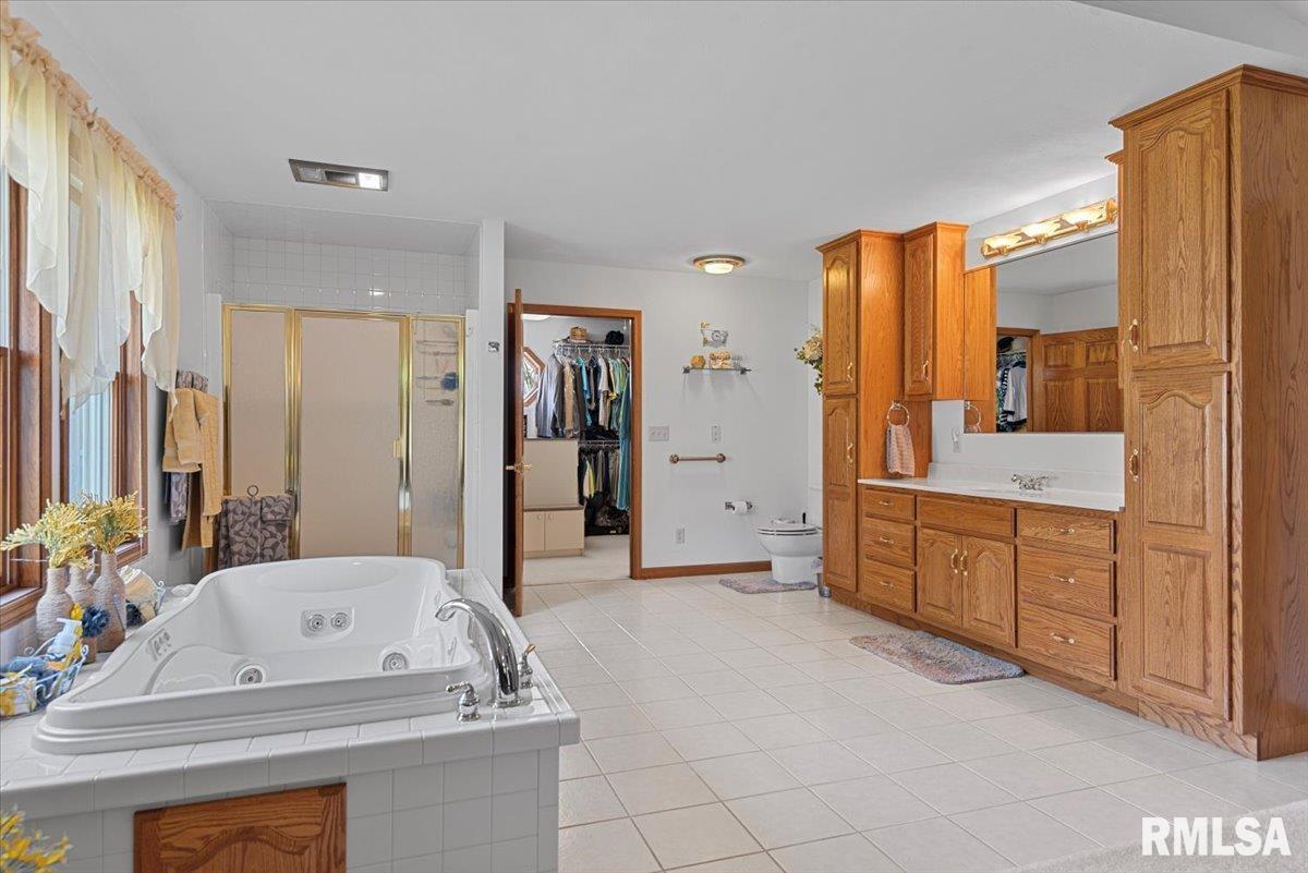2912 Hoover Avenue Springfield, IL 62703 - Photo 20 of 71 Gallery Image 20