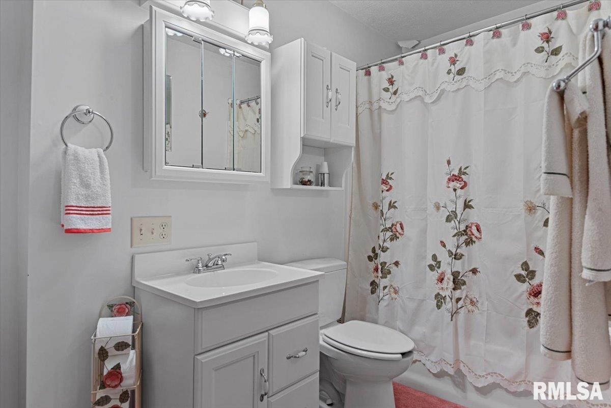 2912 Hoover Avenue Springfield, IL 62703 - Photo 29 of 71 Gallery Image 29