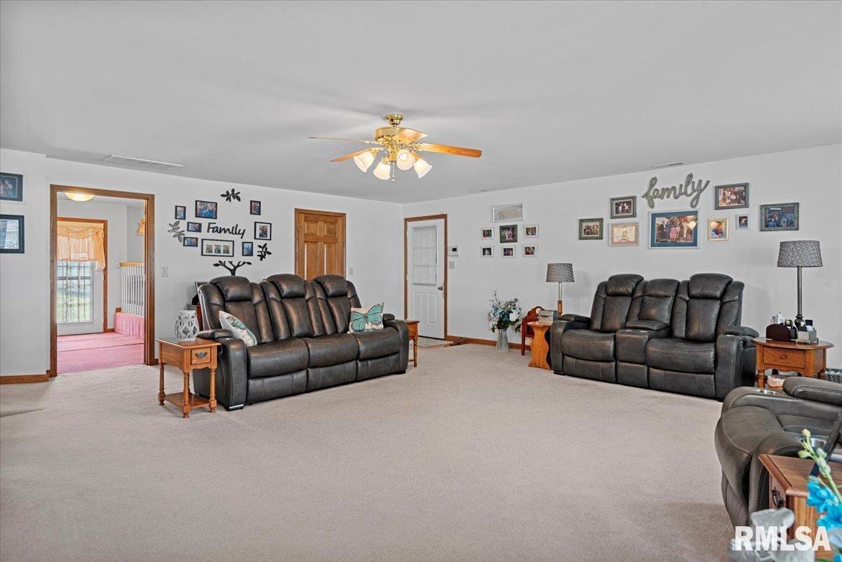 2912 Hoover Avenue Springfield, IL 62703 - Photo 30 of 71 Gallery Image 30