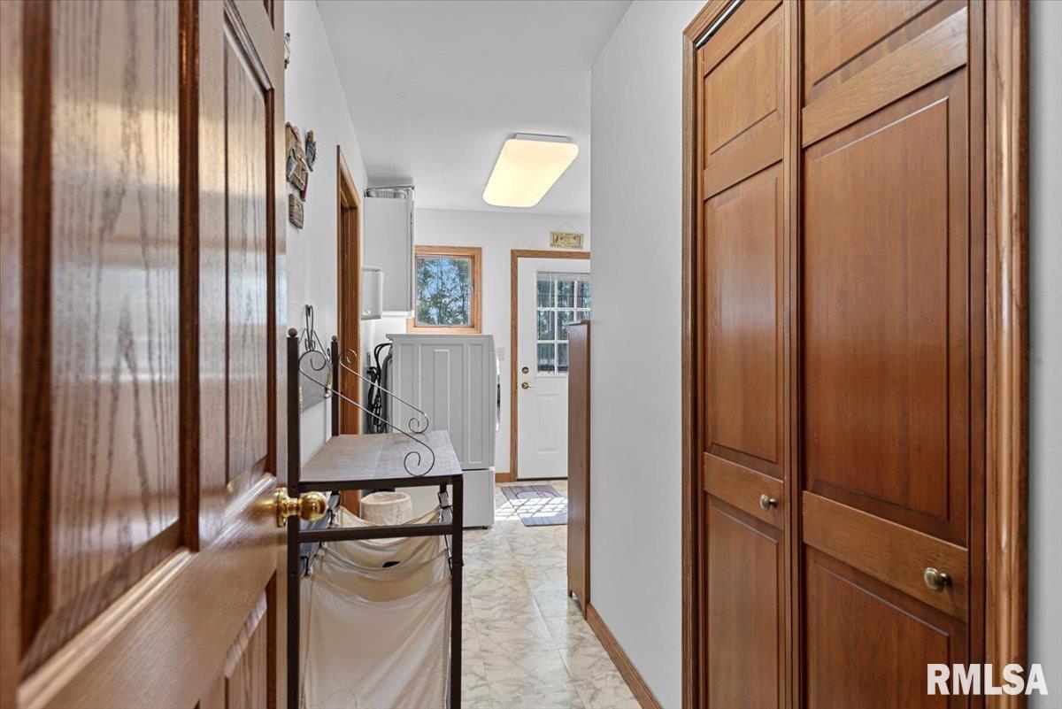 2912 Hoover Avenue Springfield, IL 62703 - Photo 33 of 71 Gallery Image 33