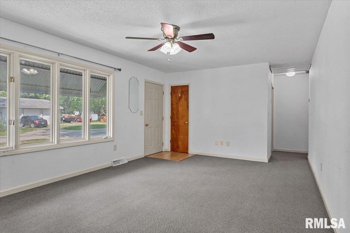 2912 Hoover Avenue Springfield, IL 62703 - Photo 41 of 71 Gallery Image 41